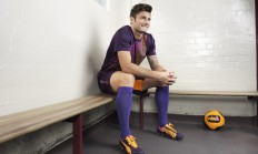 哈兰德迎来十二赛季高光表现，巴塞罗那球迷沸腾！